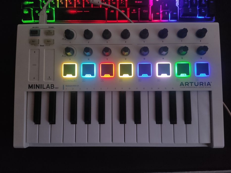 Миди клавиатура Arturia MiniLab MkII
