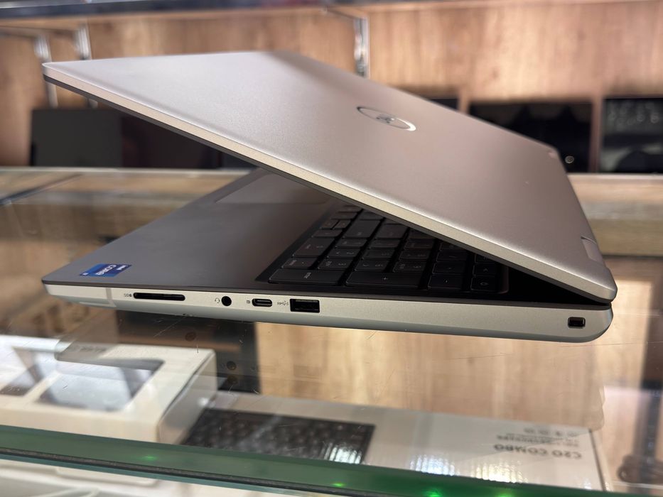 DELL Precision 7680 16”Oled 4K 5000(16gb)