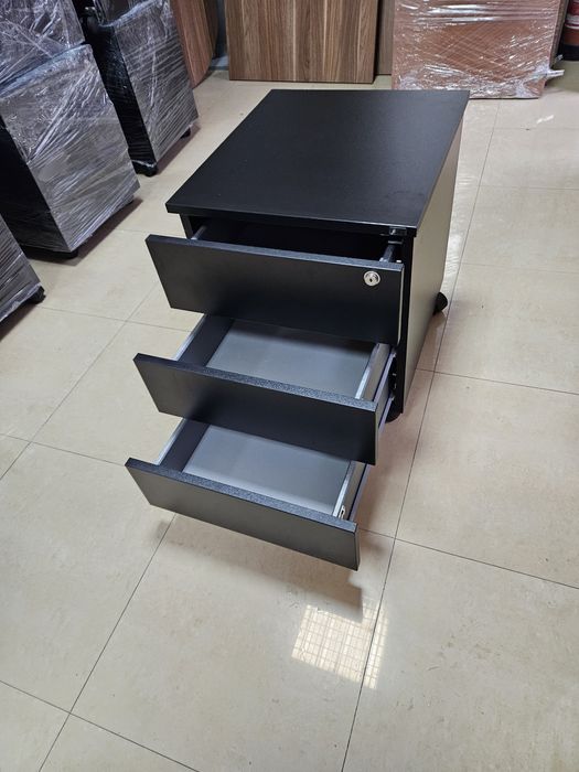 Шкафове  за бюро /контейнери /