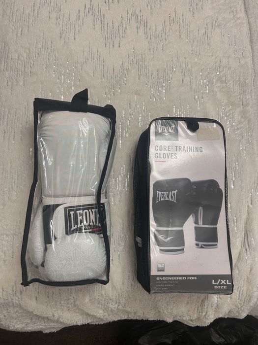 Боксови ръкавици