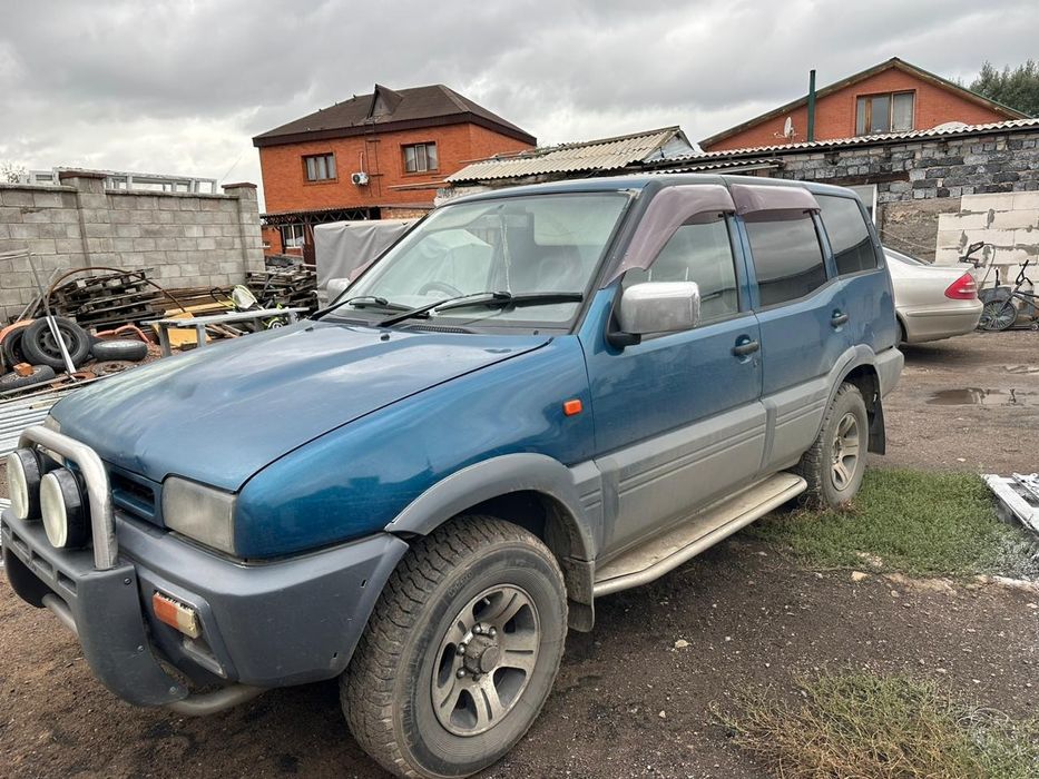 Продам Nissan Mistral