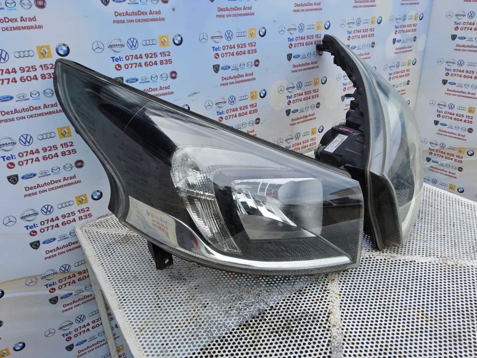 Far Renault Trafic 2014-2020 Opel Vivaro Nissan nv300 faruri stânga dreapta Europa