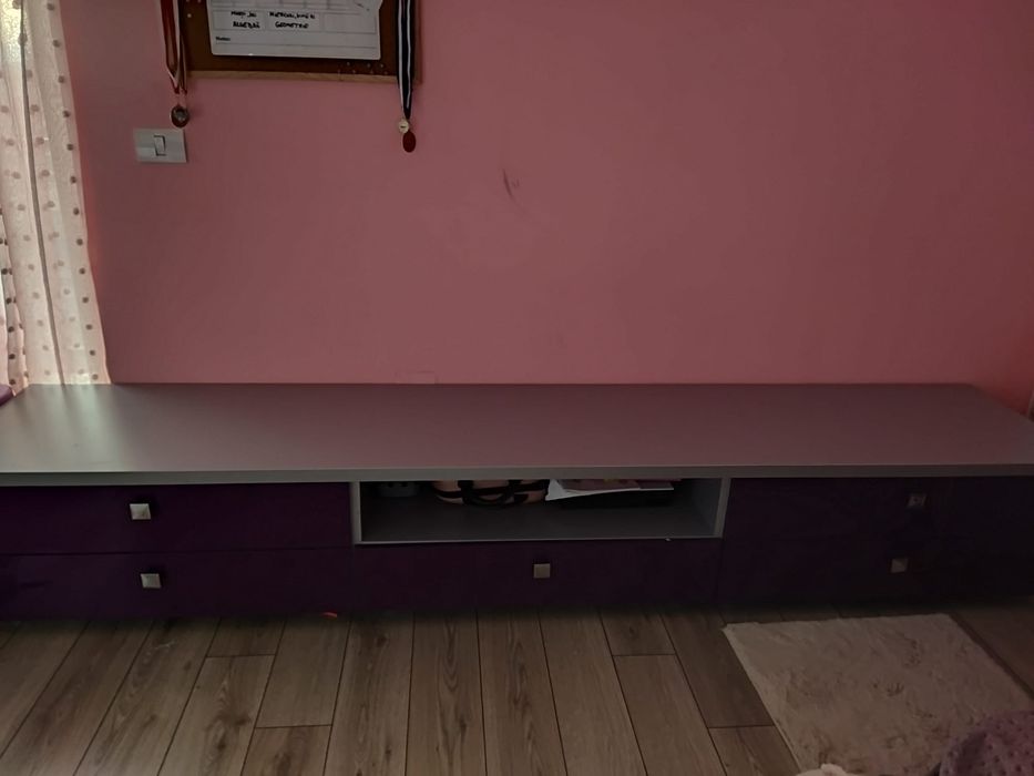 Vând mobila living!