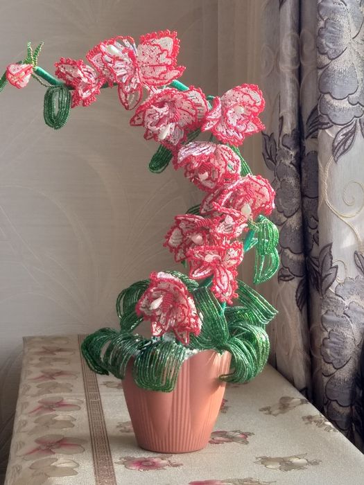 Продам цветы из бисера