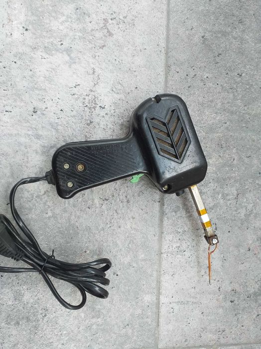 Pistol de lipit ROMANESC si unul PHILIPS.Pret la pachet.