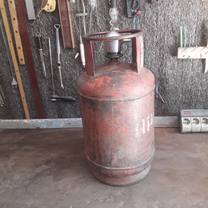 Газовый балон...