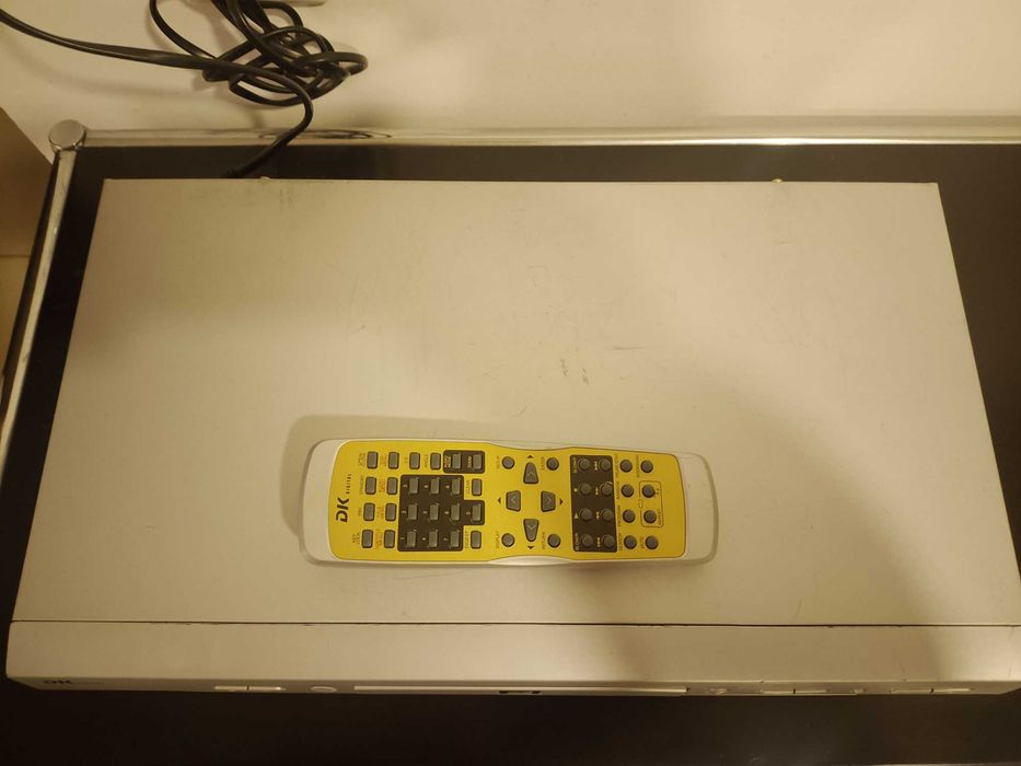 DK Digital DVD-915 Mpeg4 MP3 Player-Profesional