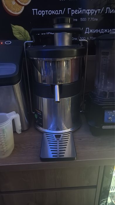 Преса за студено пресоване на плодове и зеленчуци