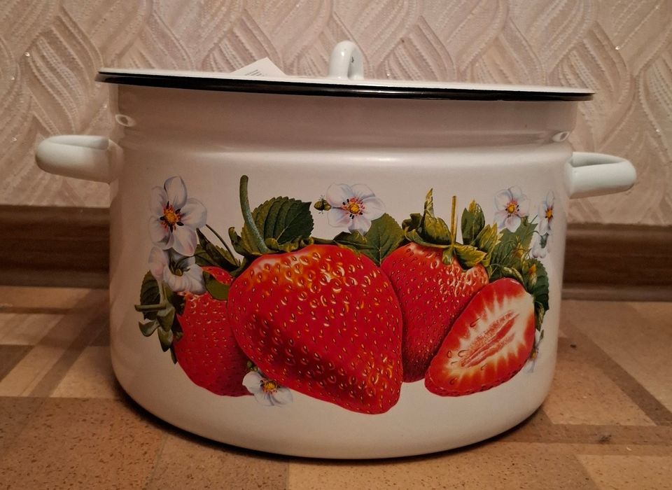 Кастрюля эмалировангая