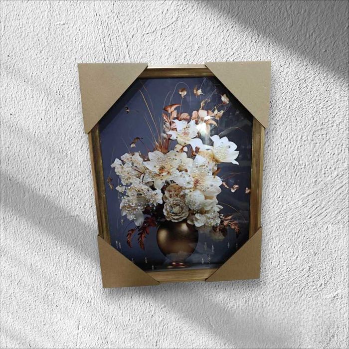 Вълнуваща картина с нежна ваза и разцъфнали цветя