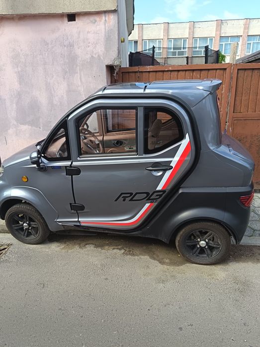 Vând mașină fără permis electrica din 2025 cu doar 600km