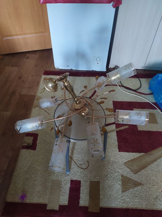 Продам люстру б/у