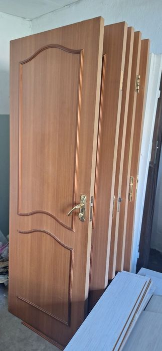 Продам двери б/у