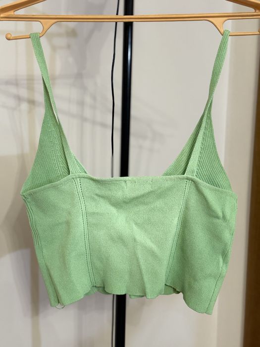 короткий зеленый топ STRADIVARIUS