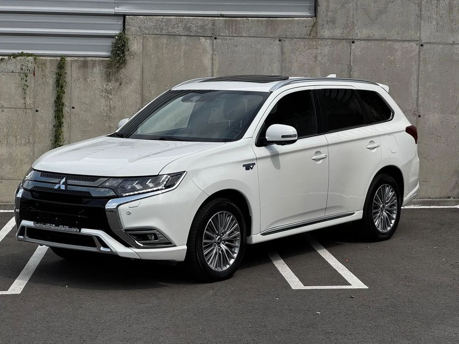 Mitsubishi Outlander 4x4 / Plug-In Hybrid / Garantie tehnica / TVA / Finantare