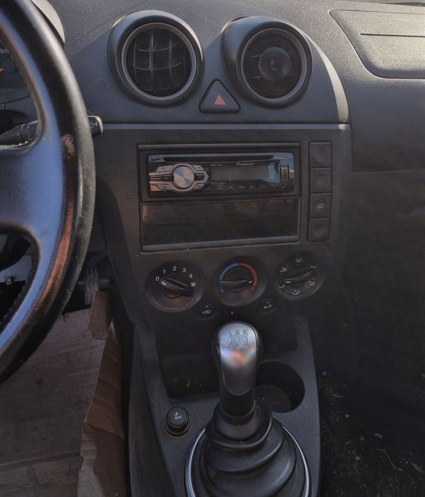 Ford Fiesta 2003 - Se vinde ÎNTREAGĂ pentru piese / donatoare