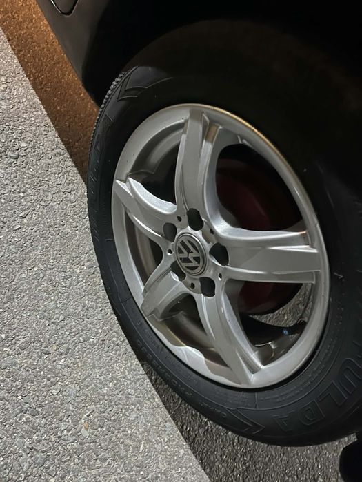 Vând Volkswagen Polo 1.9 SDI, diesel, foarte economic și fiabil. Ideal pentru oraș sau navetă.