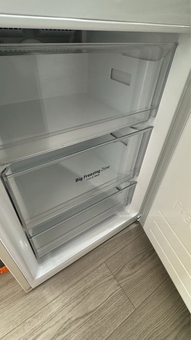 Продам холодильник LG