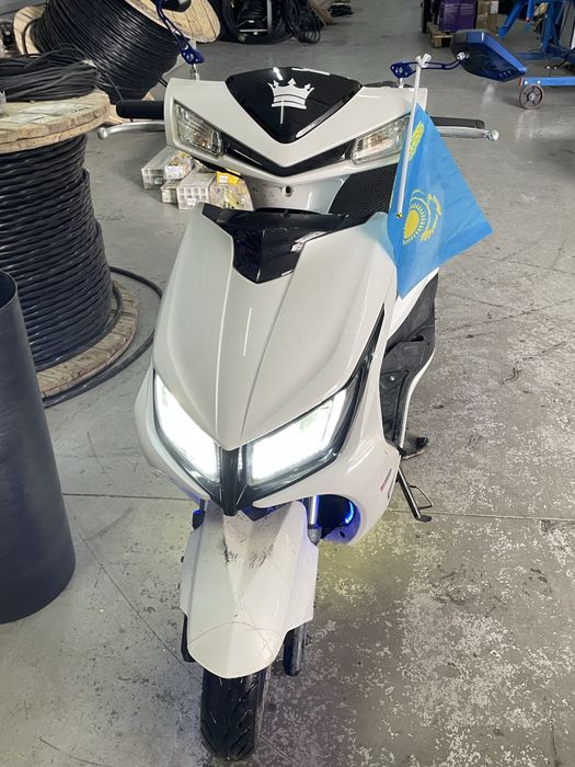 Продам м8 190к торг есть