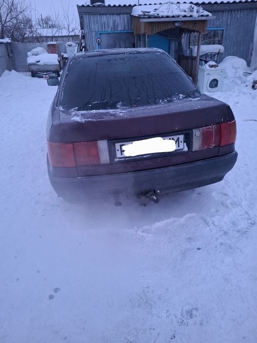 Продам Ауди 80 в хорошем  состаяние