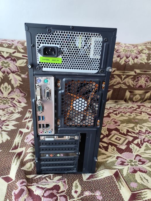 Unitate PC+ boxe cadou