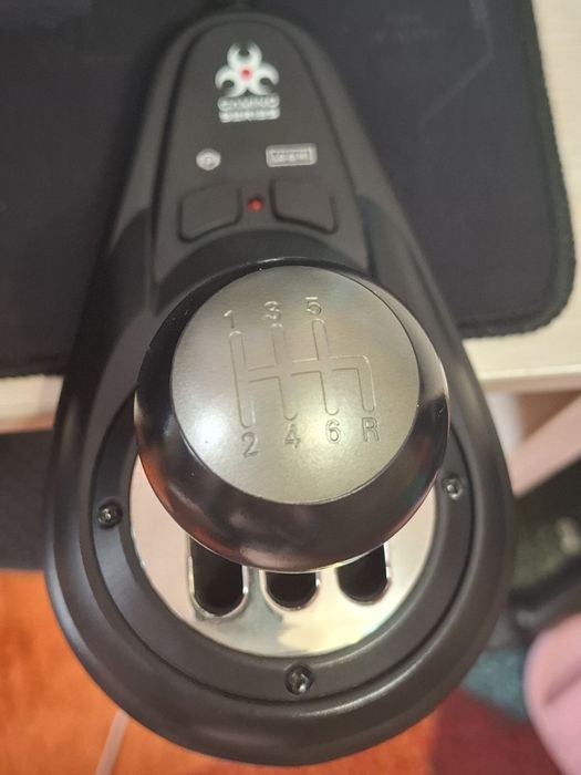 Vând volan+ schimbator+ pedale