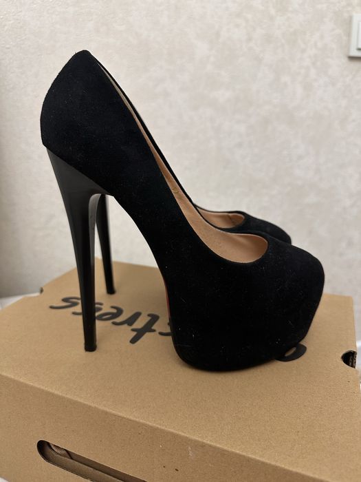 Лабутены 39 размер