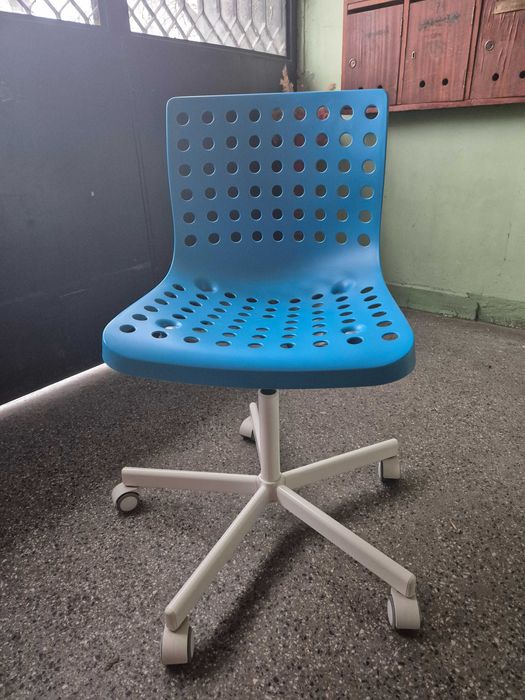 Ученически/офис стол на колелца