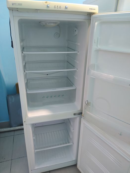 Продам холодильник Samsung