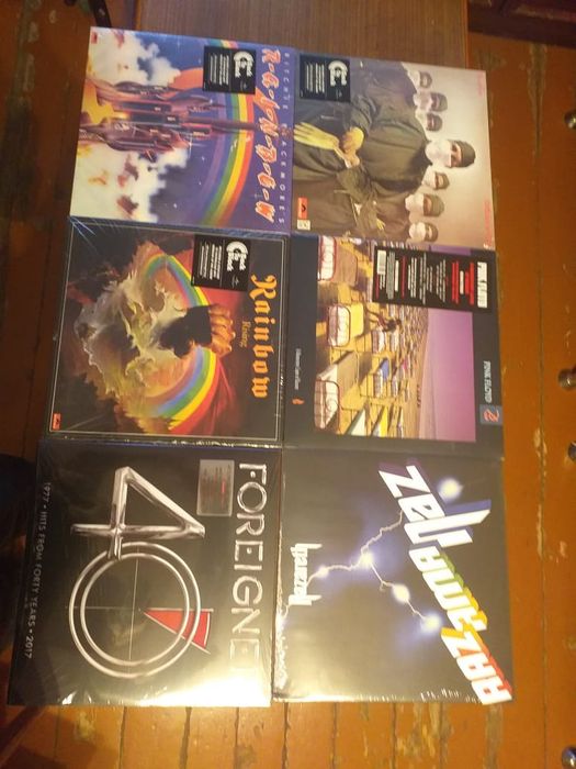 Виниловые пластинки продам.