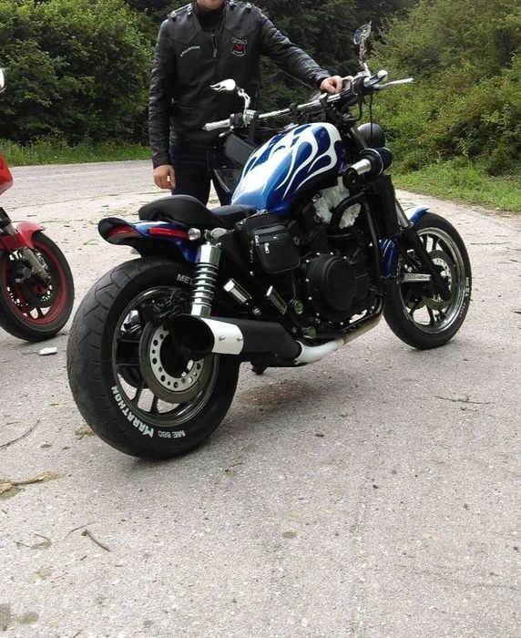 Мотор Honda Magna 1100 само на части