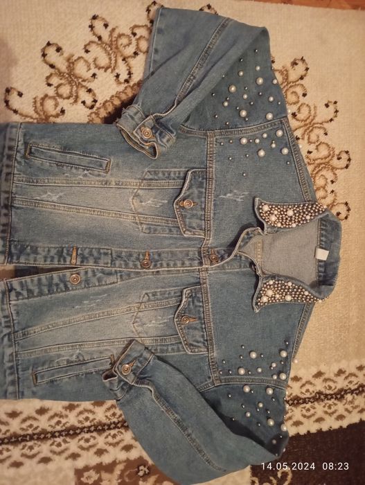 Срочно продам джинсовку за 2000тг размер 44,46
