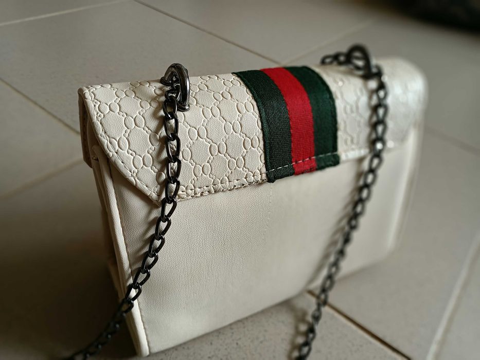 Чантичка Gucci използвана