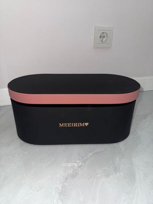 Dyson Airstrait и Dyson стайлер фен