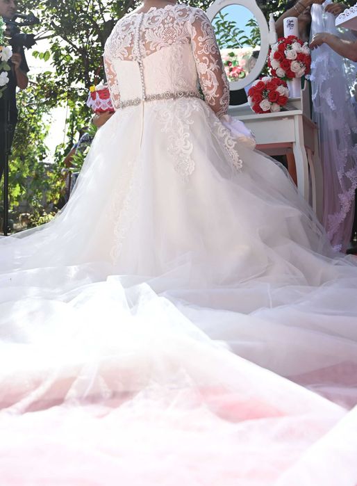 Vand rochie de mireasa