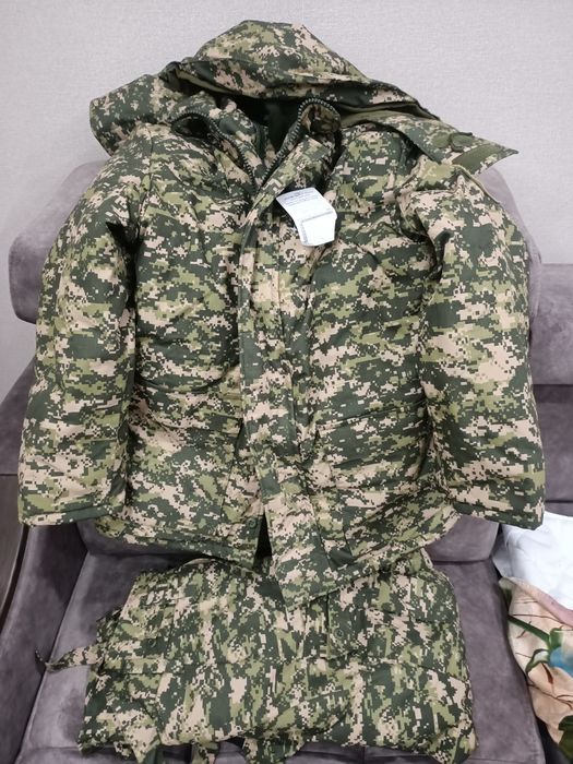 Продам бушлат зимний.