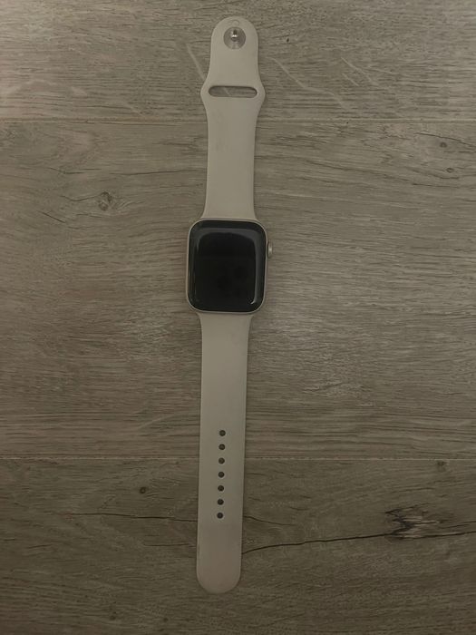 Apple Watch SE (2nd gen) 44 мм