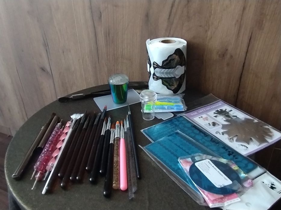 Produse unghii: oje și accesorii