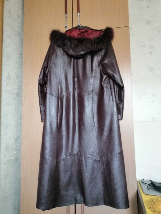 Дълго дамско кожено манто - естествена кожа