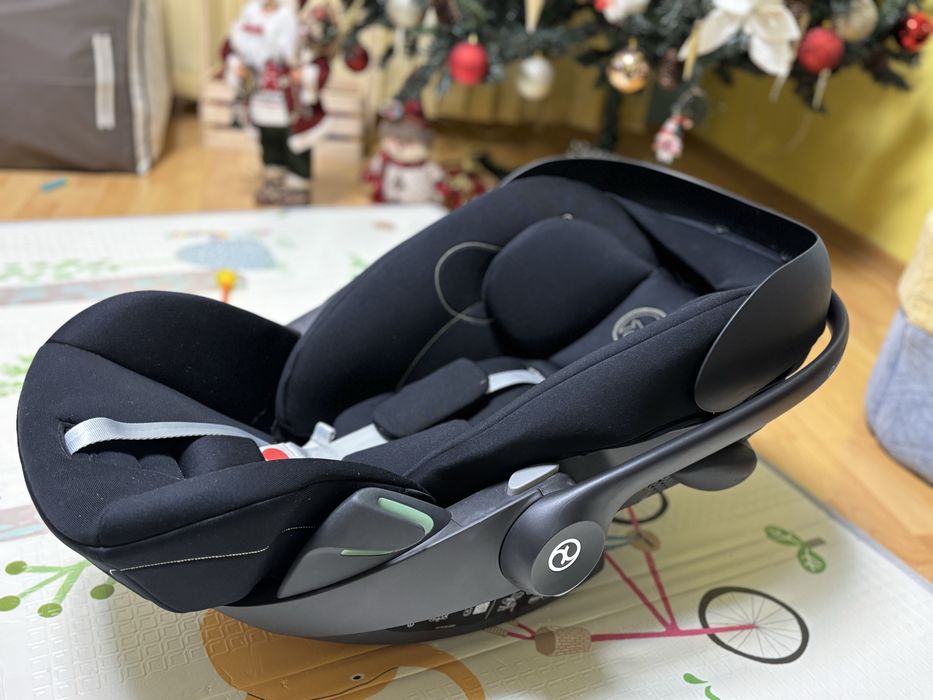 Детско столче за кола Cybex Gold Cloud G i-Size Moon Black