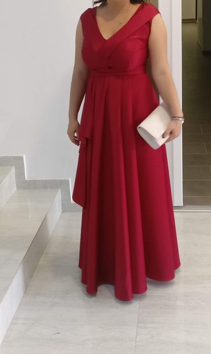 Vând rochii elegante