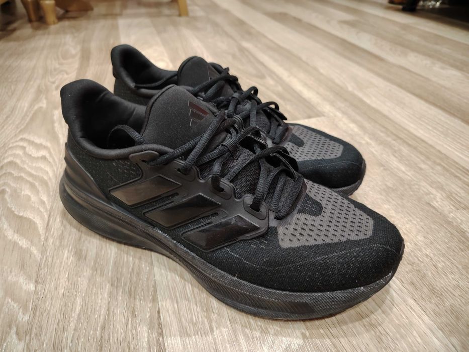 Маратонки Adidas