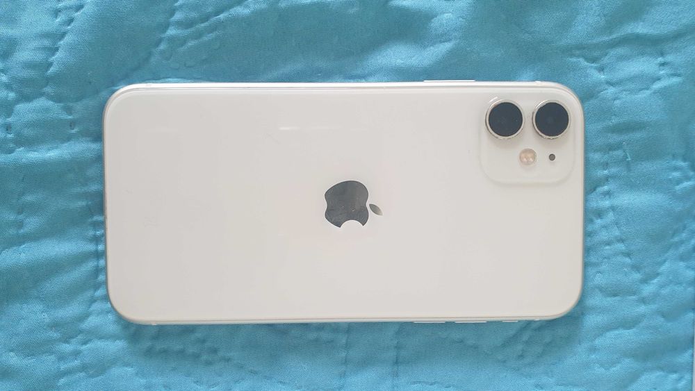 Перфектен IPhone 11 128 GB - бял цвят