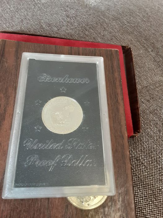 Продам монету доллар коллекционный