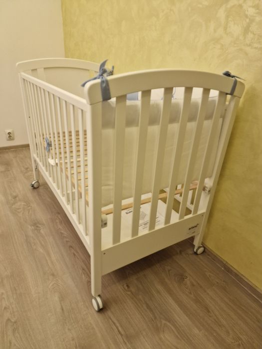 Patut din lemn cu saltea inclusa - Anne Bebe