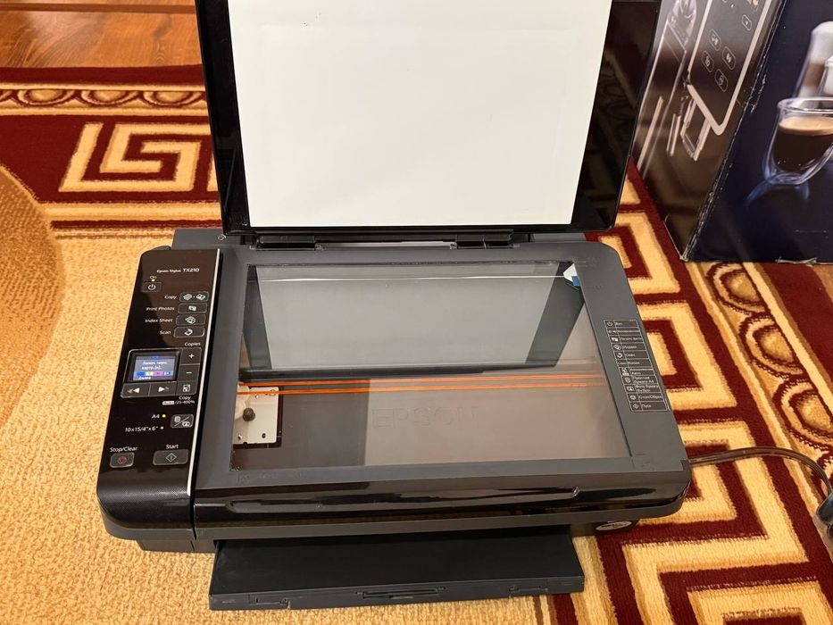 Продается цветной принтер EPSON