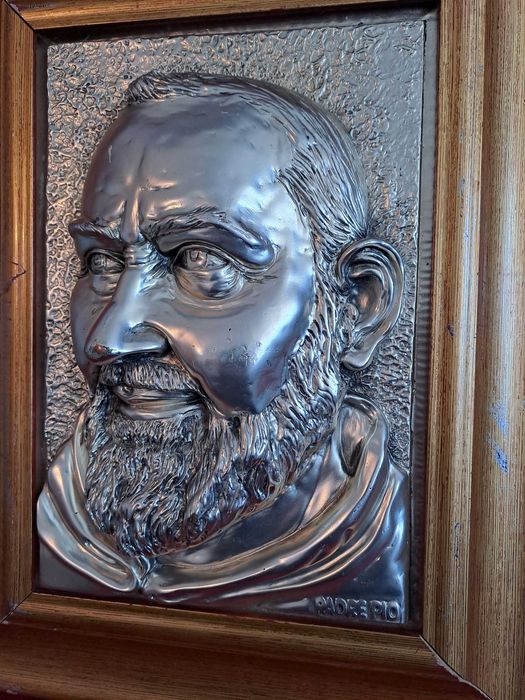 basorelief papa pius alama argintata 40/31 cm
