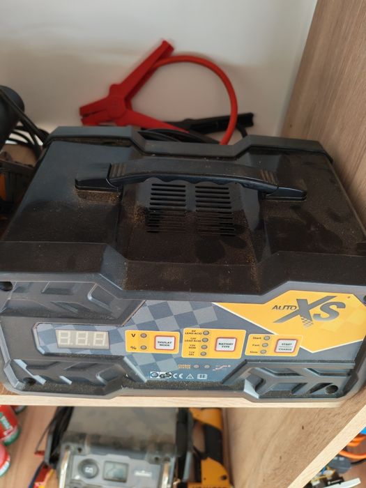 Redresor auto cu funcție de pornire