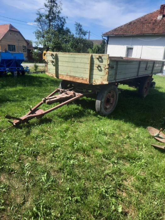 Vand remorca   cu 2 axe