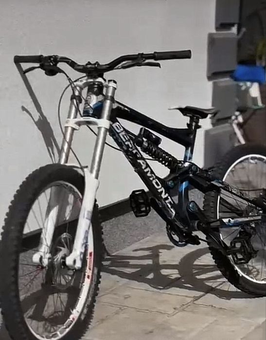 Bicicleta Mtb full suspension dh